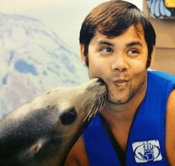 Sea Lion Kiss in Oahu 